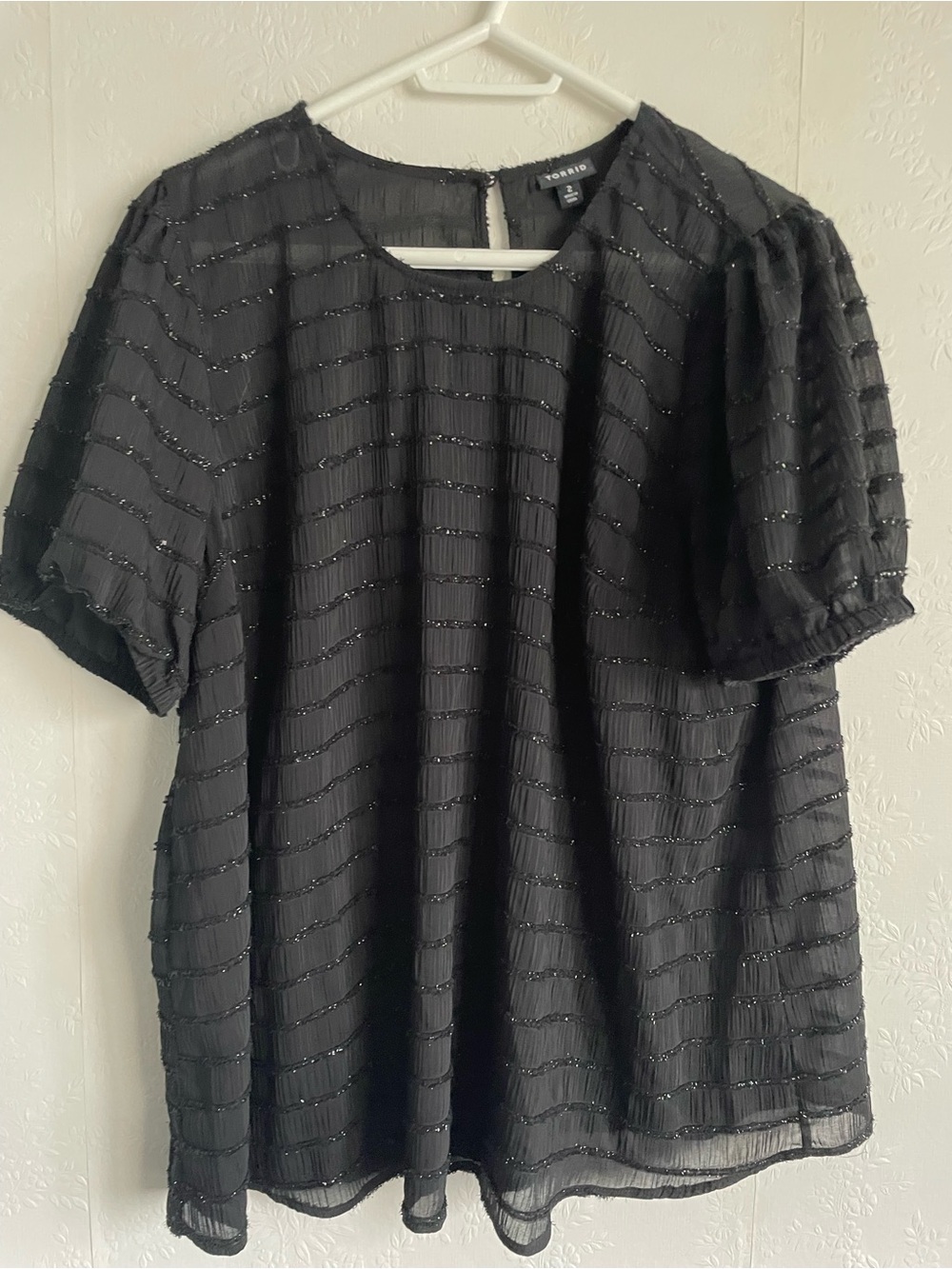 Torrid chiffon Black Short Sleeve Textured Blouse